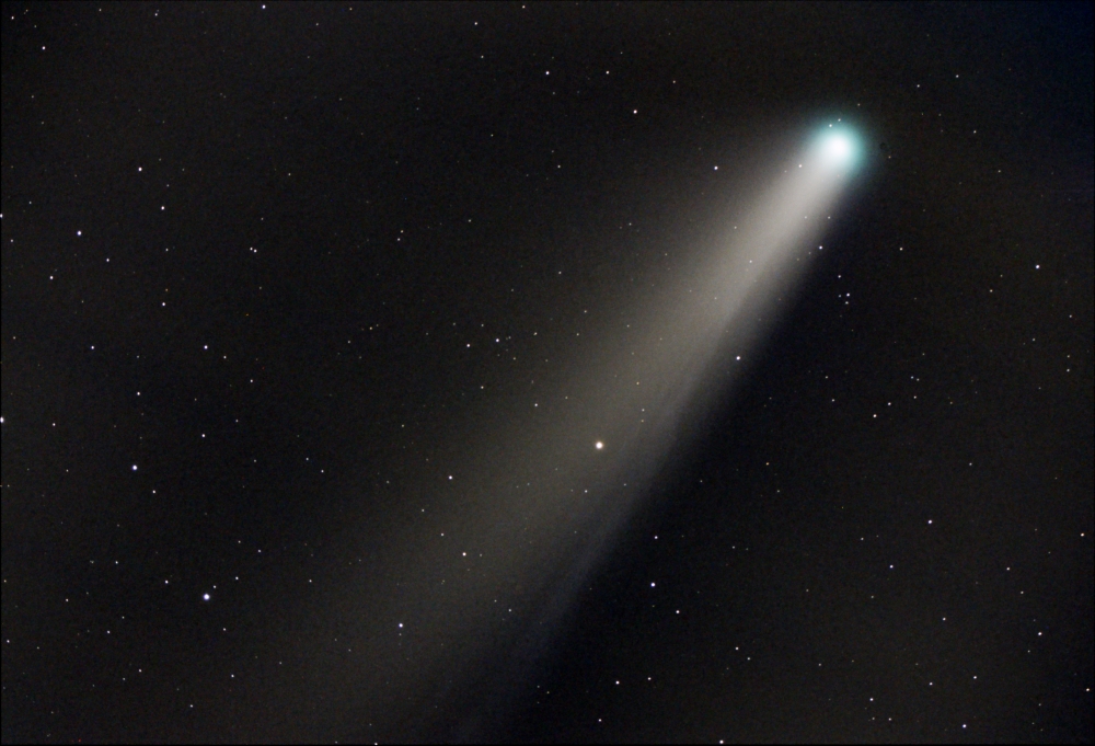 comet_C2020_F3_NEOWISE_Zstar_F5_6_220720_2.5min_stacked_ABE_MLT_COL_photoX_minifile.jpg