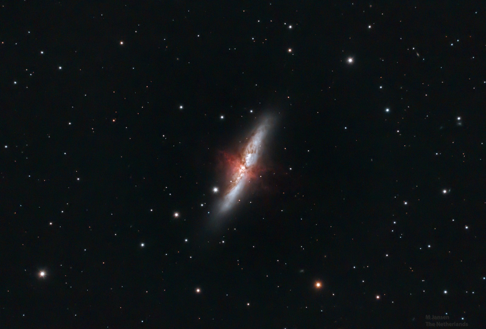 M82 color